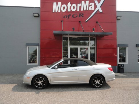 Used 2008 Chrysler Sebring Touring image 2