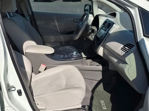 Used 2012 Nissan Leaf SL image 9