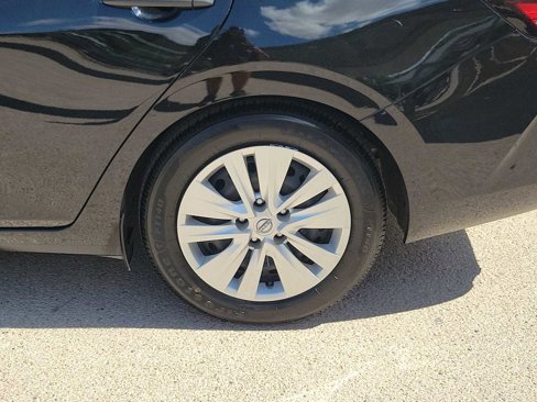 Used 2024 Nissan Sentra S image 8