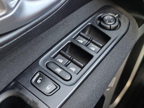 Used 2019 Jeep Renegade Latitude image 26