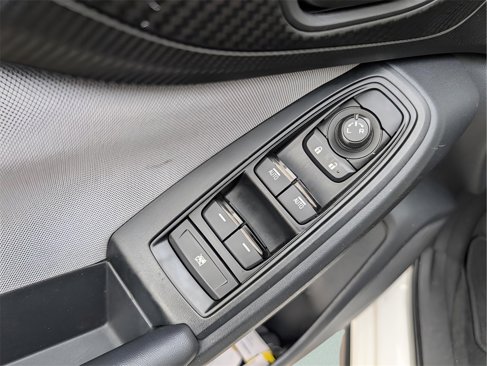 Used 2019 Subaru Crosstrek 2.0i Premium image 12