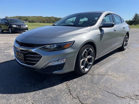 Used 2024 Chevrolet Malibu LT image 3