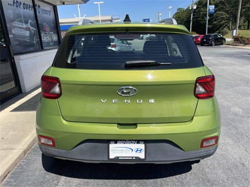 Used 2022 Hyundai Venue SEL image 5