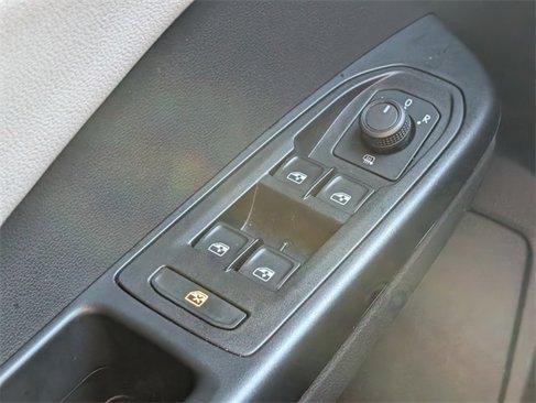 Certified 2024 Volkswagen Taos SE image 27