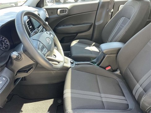 Certified 2022 Hyundai Venue SEL w/ Cargo Package image 17