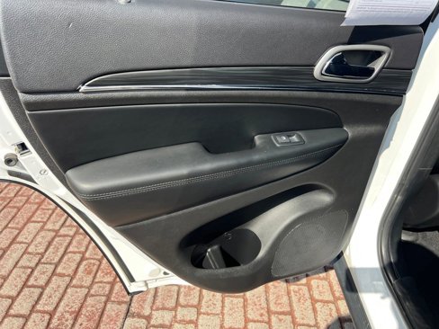 Used 2019 Jeep Grand Cherokee Limited image 42
