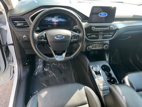 Used 2021 Ford Escape Titanium w/ Class II Trailer Tow Package image 6