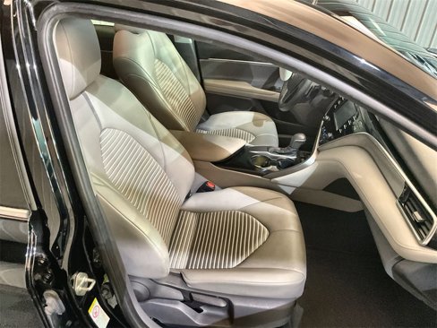 Used 2018 Toyota Camry SE image 24