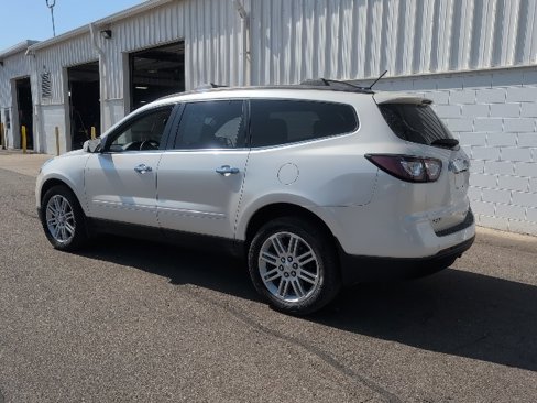 Used 2015 Chevrolet Traverse LT w/ Style and Technology Package image 4