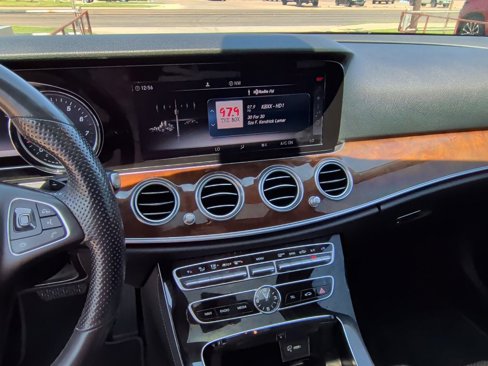 Used 2018 Mercedes-Benz E 300 image 24
