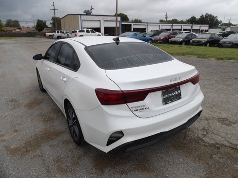 Used 2022 Kia Forte LXS image 9