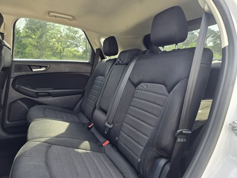 Used 2015 Ford Edge SE image 14