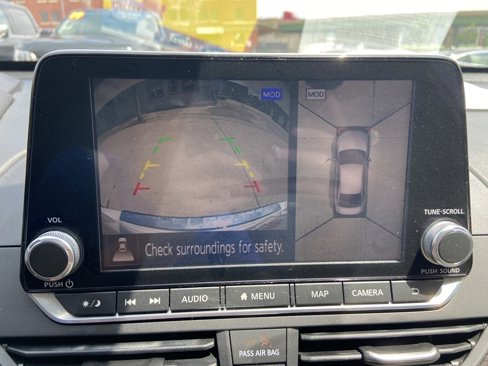 Used 2020 Nissan Altima 2.0 Platinum image 18