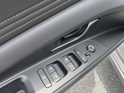 New 2025 Hyundai Elantra Sport image 14