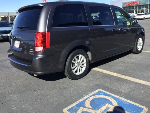 Used 2018 Dodge Grand Caravan SXT image 4