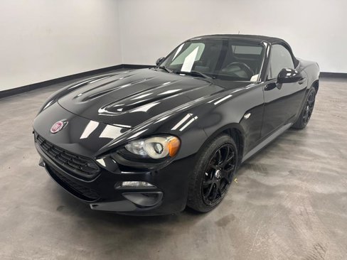 Used 2017 FIAT 124 Spider Classica image 9