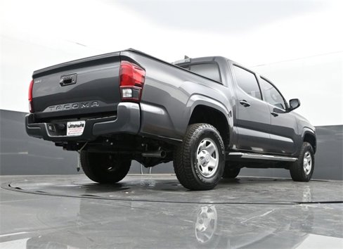 Used 2018 Toyota Tacoma SR image 25