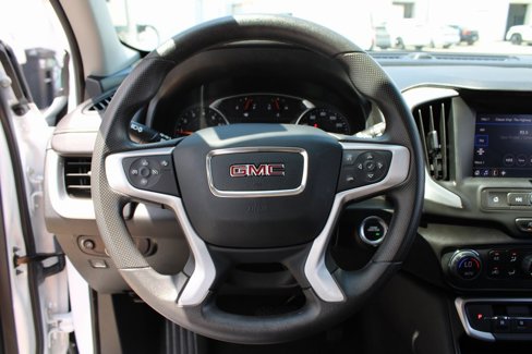 Used 2023 GMC Terrain SLE w/ Driver Convenience Package image 11