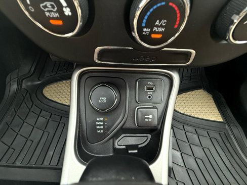 Used 2018 Jeep Compass Sport image 26