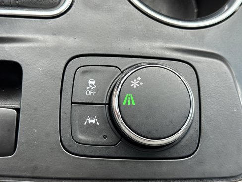 Used 2020 Chevrolet Traverse LT image 22
