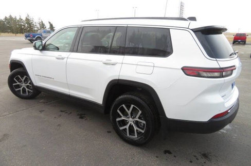 New 2025 Jeep Grand Cherokee L Limited w/ Trailer Tow Package image 7