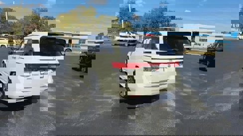 Used 2015 Honda Odyssey Touring Elite image 6