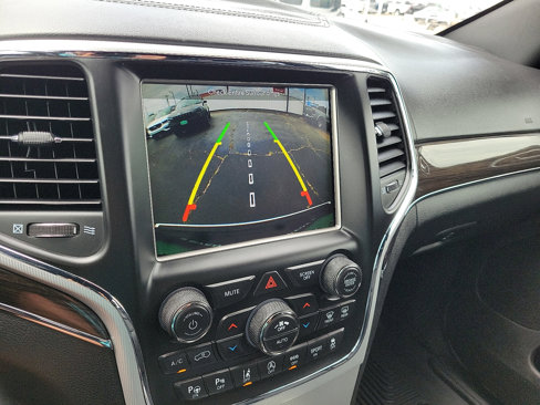 Used 2018 Jeep Grand Cherokee Overland image 16