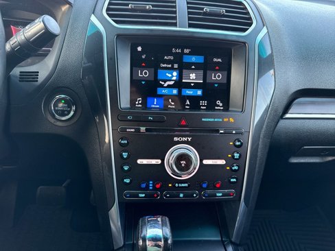 Used 2017 Ford Explorer Limited image 19