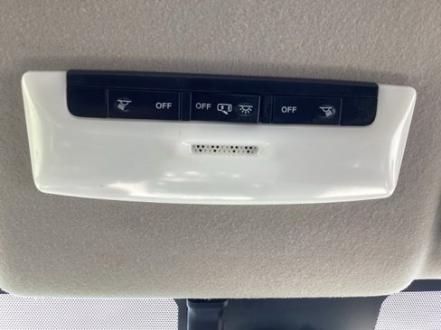 Used 2021 Nissan Versa SV image 19