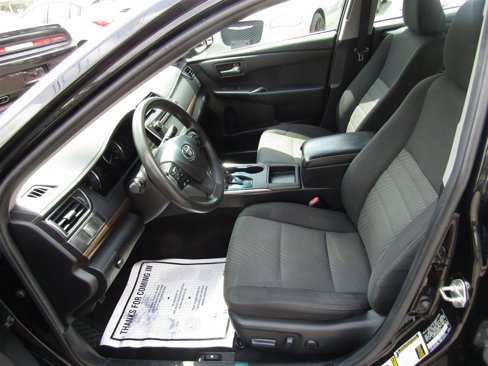 Used 2016 Toyota Camry image 17