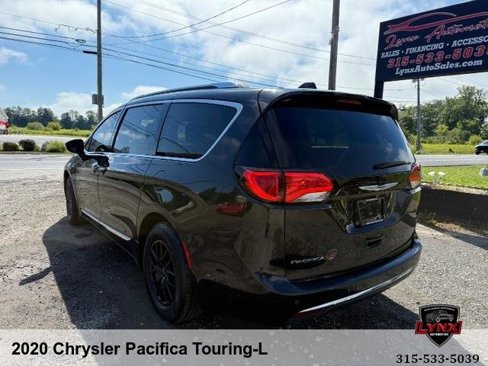Used 2020 Chrysler Pacifica Touring-L image 3