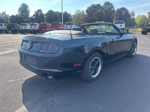 Used 2013 Ford Mustang Convertible image 8