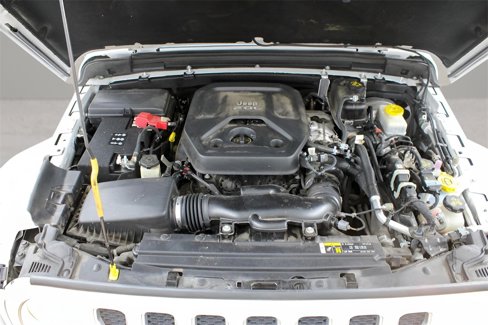 Used 2019 Jeep Wrangler Unlimited Sahara w/ Safety Group image 28