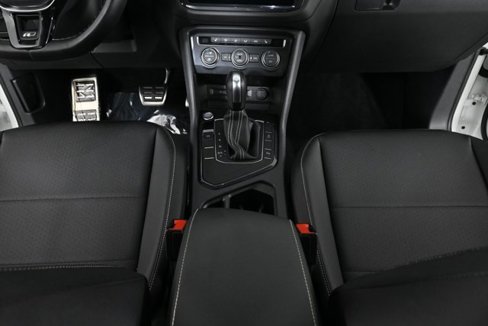 Certified 2021 Volkswagen Tiguan SE R-Line image 19