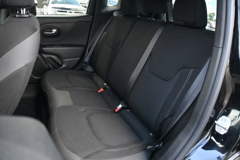Used 2022 Jeep Renegade Altitude image 10
