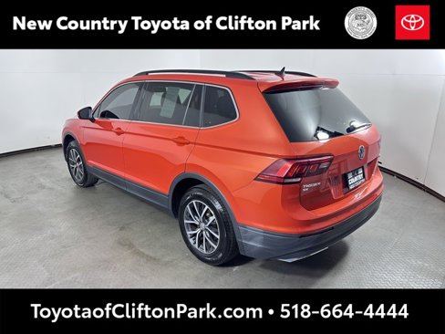 Used 2019 Volkswagen Tiguan SE w/ Panoramic Sunroof Package image 5