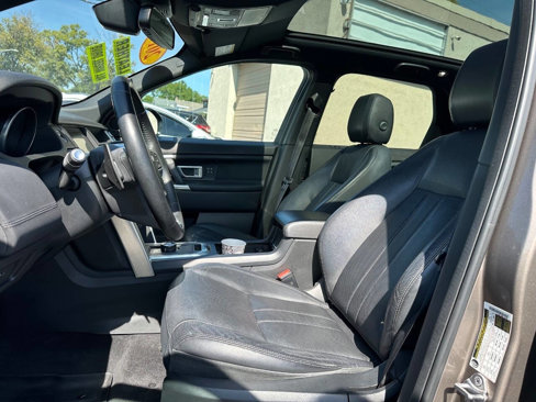 Used 2017 Land Rover Discovery Sport HSE image 13