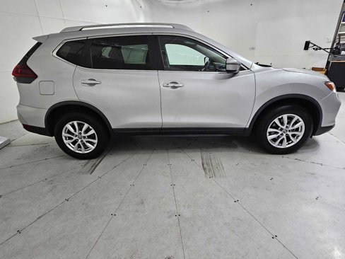 Used 2018 Nissan Rogue SV image 6
