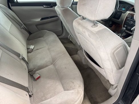 Used 2010 Chevrolet Impala LS image 27