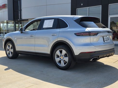 Certified 2019 Porsche Cayenne w/ Premium Package image 3