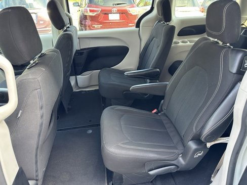 Used 2021 Chrysler Voyager LX image 19