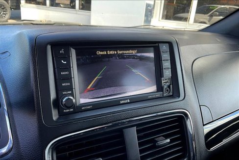 Used 2018 Dodge Grand Caravan SE image 19
