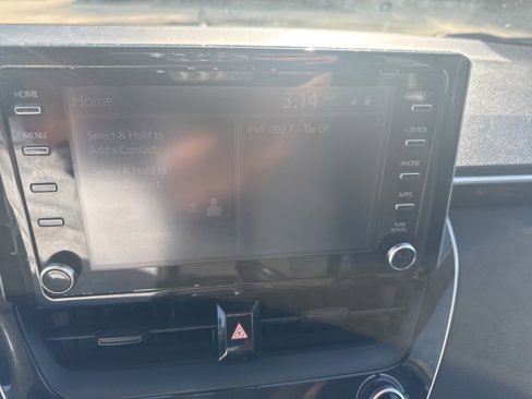 Used 2020 Toyota Corolla LE image 2