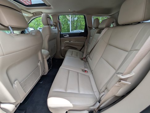 Used 2021 Jeep Grand Cherokee Limited image 9
