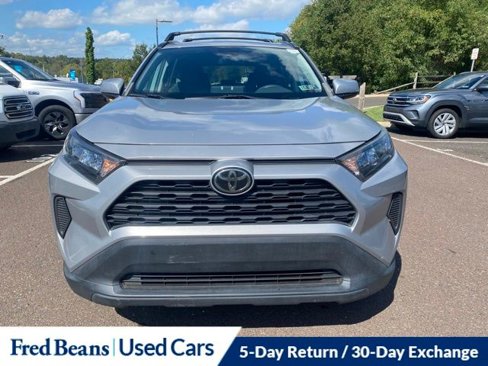 Used 2019 Toyota RAV4 LE image 2