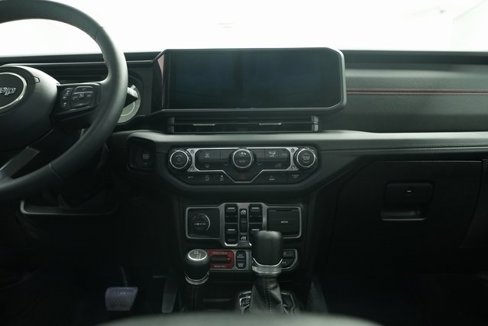 Used 2024 Jeep Wrangler Unlimited Rubicon image 32