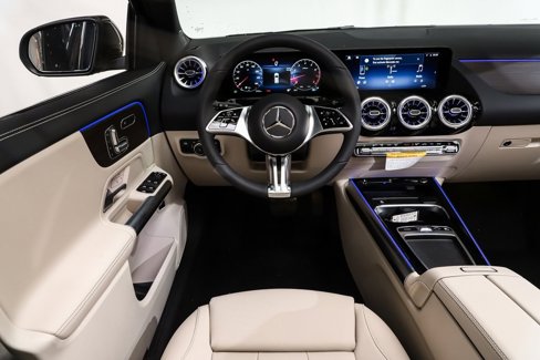 New 2025 Mercedes-Benz GLA 250 4MATIC image 13