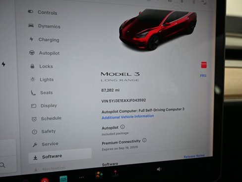 Used 2018 Tesla Model 3 Long Range image 24