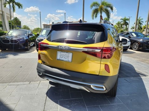 Used 2022 Kia Seltos Nightfall Edition image 8