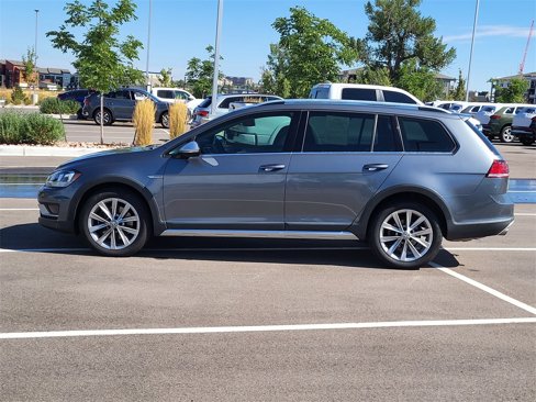 Used 2018 Volkswagen Golf Alltrack S image 2